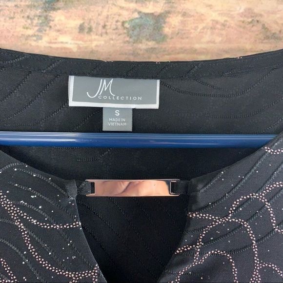 JM Collection Sz S Black Floral Top NWT - Picture 4 of 4